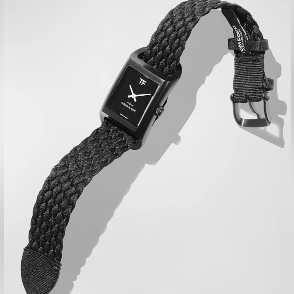 TOM FORD TIMEPIECES "Tom Ford 004" watch is crafted from100% ocean-bound plastic
